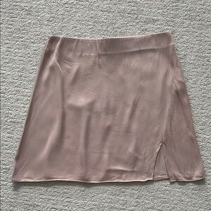 Aritzia Wilfred Satin Mini Skirt 6 Blush Pink Slip with Slit Quiet Luxury Party